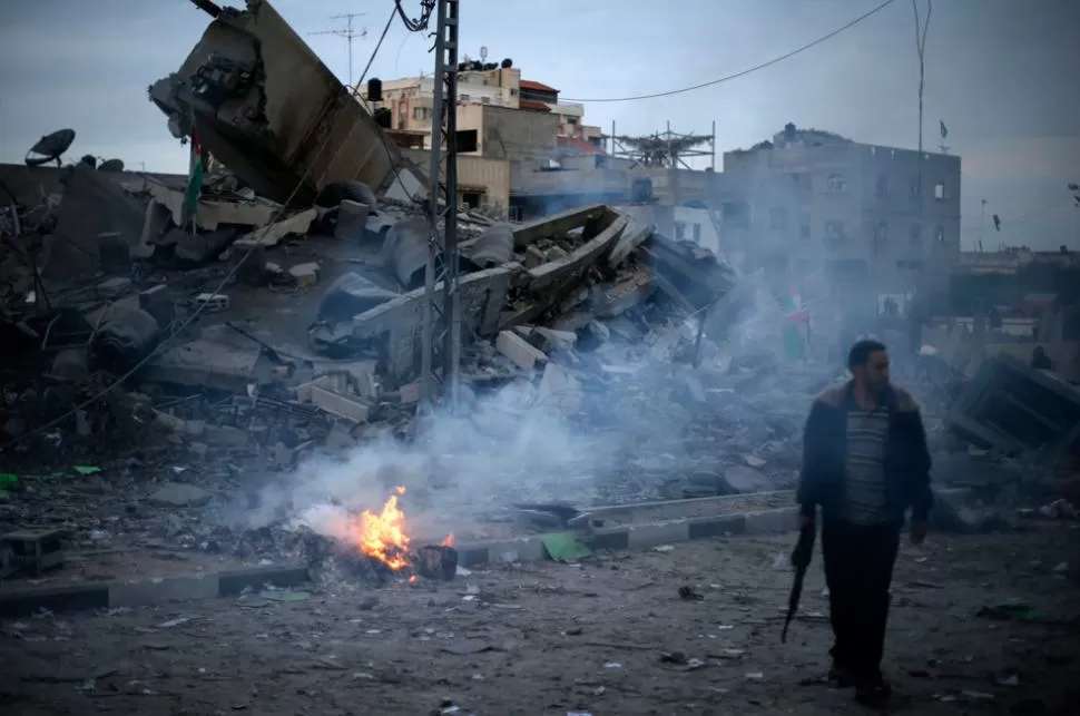 CRECE LA TENSION. Militantes palestinos en Gaza siguieron lanzando ataques hacia Tel Aviv por tercer día consecutivo. REUTERS