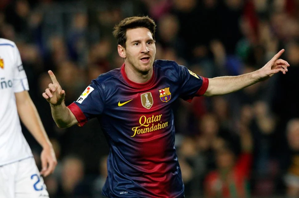 MARCA EL CAMINO. Messi anotó el tanto que abrió el marcador ante Zaragoza. REUTERS