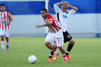 Todos los dardos contra el árbitro