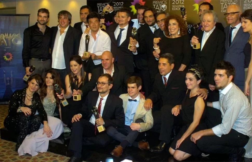 Graduados arrasó con los Premios Tato 2012