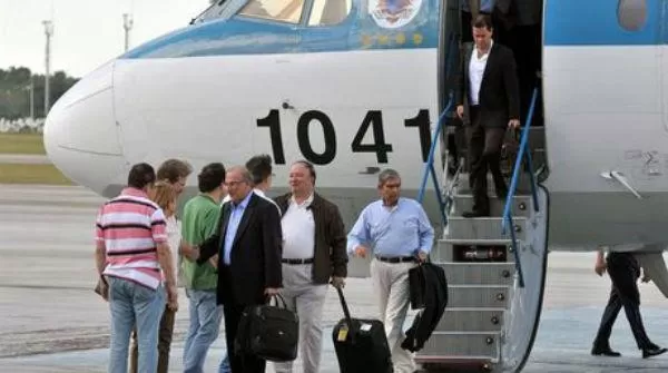 NEGOCIACIONES. Representantes del gobierno colombiano llegan a La Habana para iniciar el proceso de paz con las FARC. REUTERS