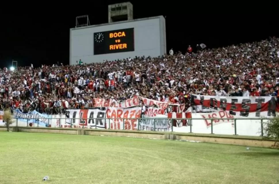 SUPERCLASICO VERANIEGO. Boca y River volverán enfrentarse en el tradicional torneo de verano, en el estadio mundialista de Mar del Plata. 