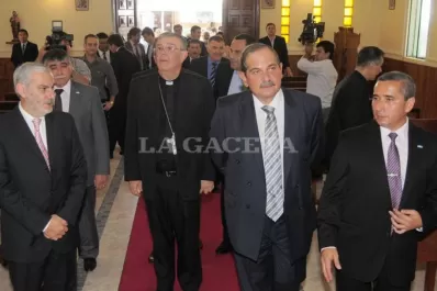 Alperovich justificó la contratación directa de empresas para realizar obras en la Maternidad