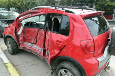 Se casó, chocó después de la fiesta y murió