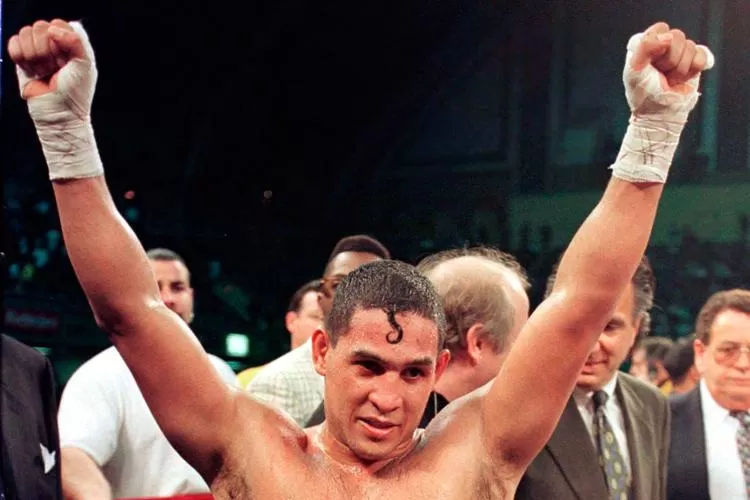 GLORIA. En 1997, el puertorriqueño venció a Ray Sugar Leonard. REUTERS
