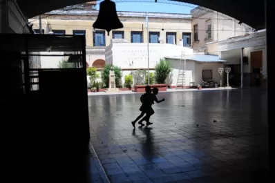 Los docentes celebran la decisión de adelantar el fin de las clases