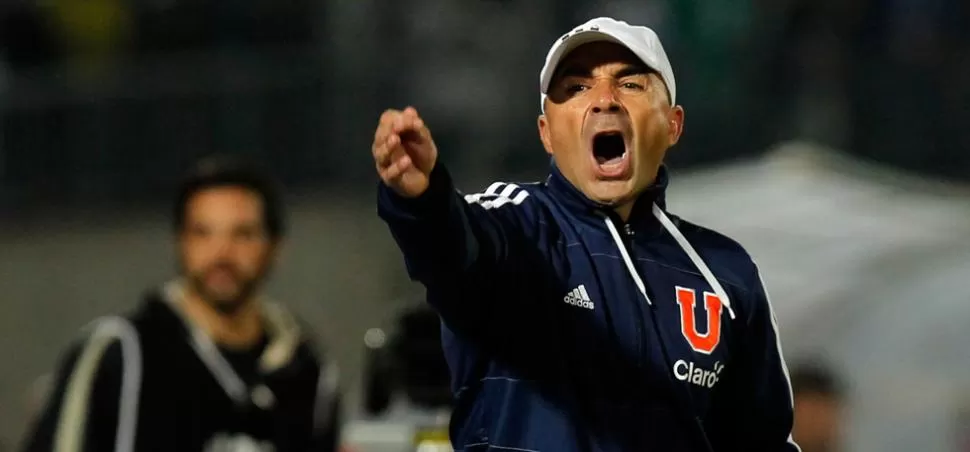 DESAFIO. A los 52 años, el entrenador tendrá una gran chance conduciendo a la roja. FOTO TOMADA DE LATERCERA.COM