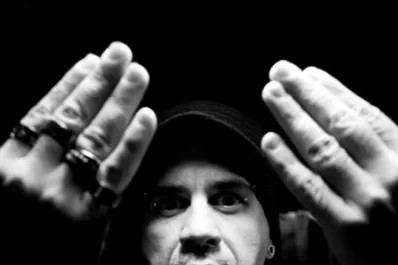 D-MENT3: el metal tiene su lado sensible