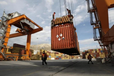 Las importaciones se acercaron a las exportaciones en octubre