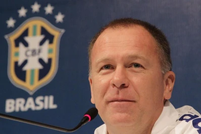 Echaron a Mano Menezes de la selección de Brasil