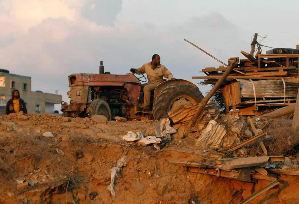 DENUNCIA. Según Hamas, el agricultor palestino murió cuando soldados israelíes abrieron fuego desde torres de observación. REUTERS