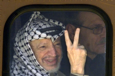 Exhumarán los restos de Arafat para saber si fue envenenado