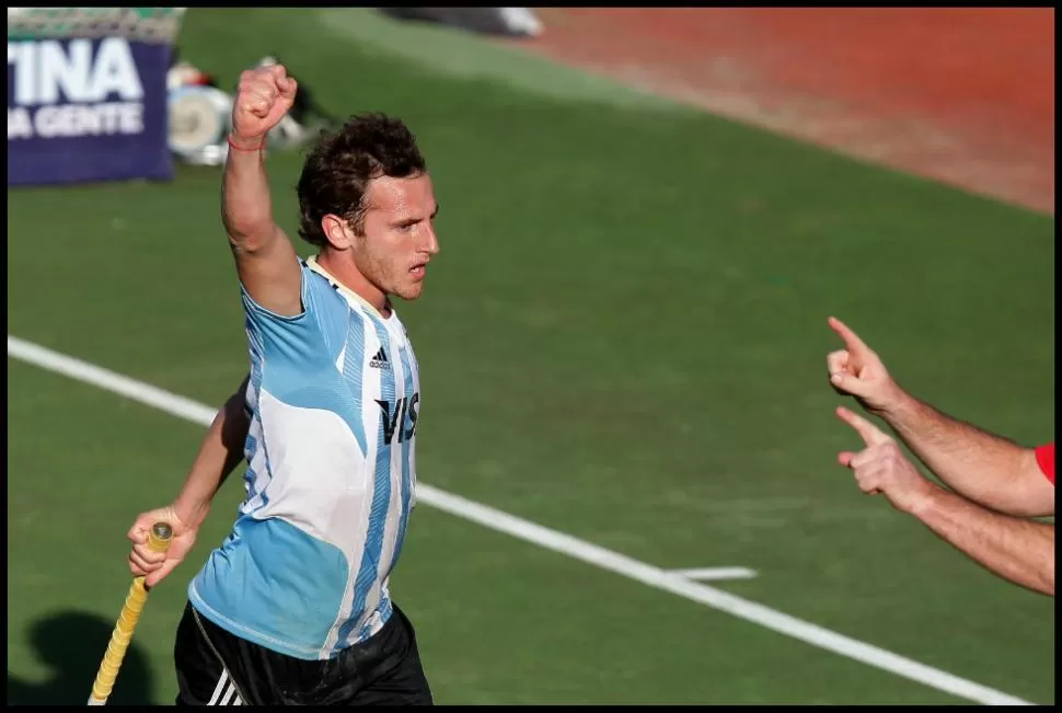 CON EL PUÑO EN ALTO. Lucas Vila marcó el cuarto gol argentino.  FOTO DE MATIAS COREA ARCE (PRENSA CAH)