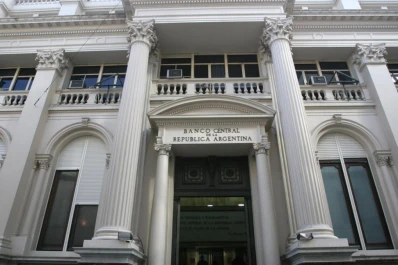 Argentina pierde reservas y otros países las ganan