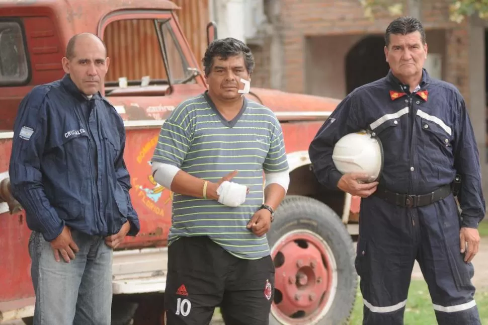 EN EL CUARTEL. Molina se recupera de las heridas en su lugar de trabajo. LA GACETA / FOTO DE INéS QUINTEROS ORIO