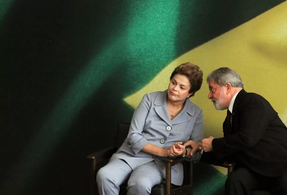 PRIMERO, LA IZQUIERDA. Lula y Rousseff lideran las encuestas en Brasil. TELAM (ARCHIVO)