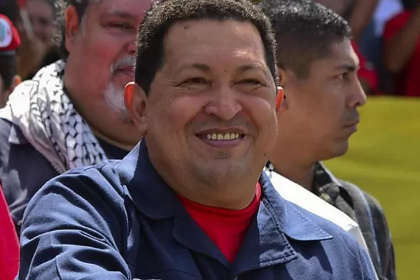 Chávez vuelve a Cuba por su cáncer