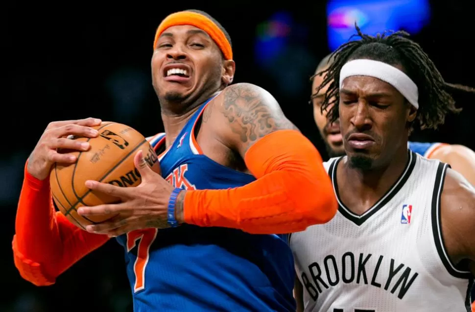 NO ALCANZO. El esfuerzo de Carmelo Anthony, con 35 puntos, no pudieron evitar la caída de los Knicks ante los Nets. REUTERS