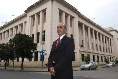 García Posse les faltó el respeto a las minorías del Colegio, según opositores