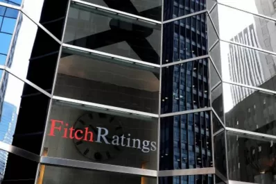 Fitch le bajó la nota al país