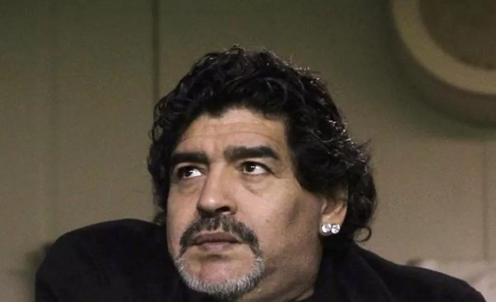 COMPROMISO. Maradona informó que, por el momento, no regresará al país debido a que desempeña tareas como Embajador del Deporte de los Emiratos Árabes. REUTERS