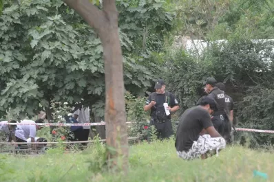 Acuchilló a su mujer delante de su propia hija adolescente y después se ahorcó en el patio