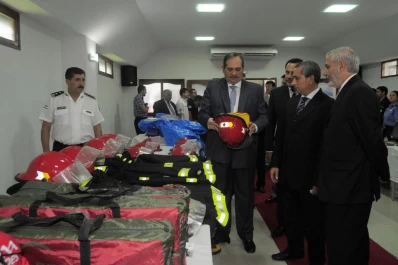 Alperovich entregó equipos a la Policía por más de $ 450.000