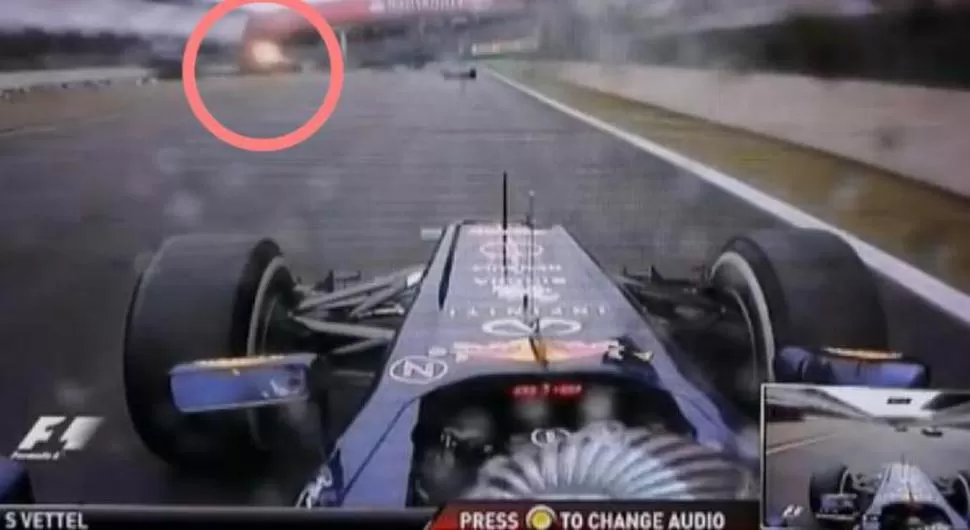 EL VIDEO. La captura efectuada desde la cámara del propio Vettel muestra en círculo cómo flameaba la bandera amarilla. 