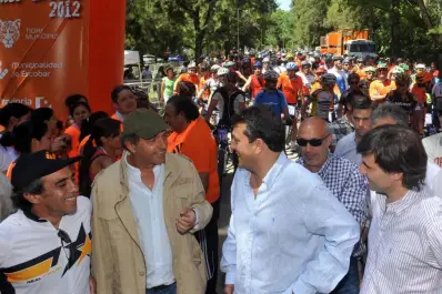 Scioli y Massa, cada vez más juntos, tratan de pedalear hacia la meta de la Presidencia
