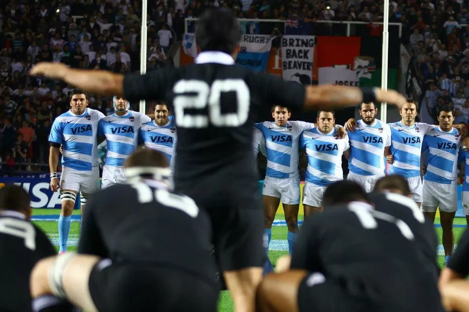 CONOCIDOS. Los argentinos enfrentarán a los All Blacks, como sucedió en la última Copa del Mundo, celebrada en Nueva Zelanda, y al que verán de nuevo por la Rugby Championship. FOTO TOMADA DE FACEBOOK.COM/UNIONARGENTINA