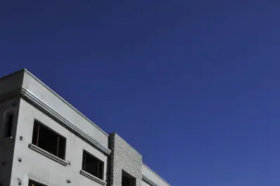 La empresa presentó los aptos y dice que la obra está en regla