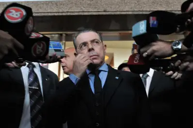 Todo es obra del azar, en todo caso, hablen con Dios