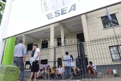 Los alumnos de la ESEA van a una mediación con autoridades educativas