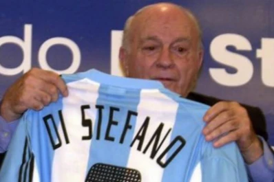 Hace 65 años Di Stéfano debutaba en el seleccionado argentino