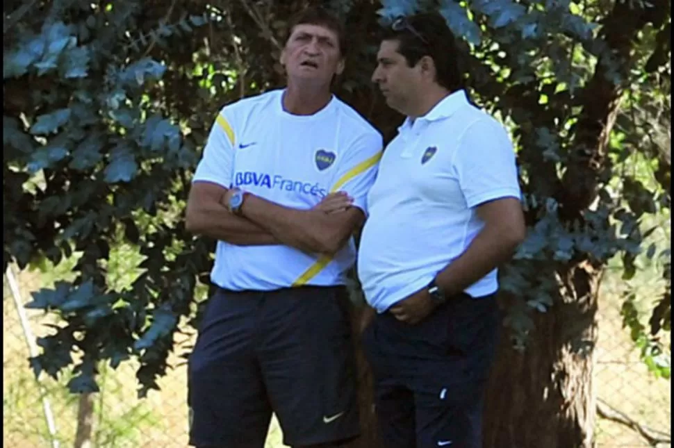 DIALOGO. El presidente de Boca, Daniel Angelici, quiere escuchar a Falcioni para tomar la decisión final si se le renueva o no el contrato al entrenador.