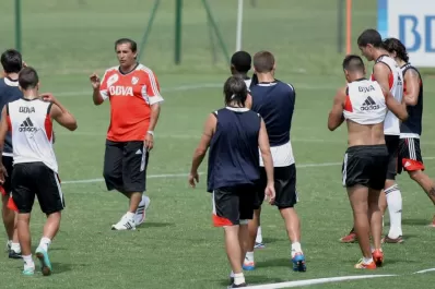 Ramón Díaz paró su primer equipo con una sola variante