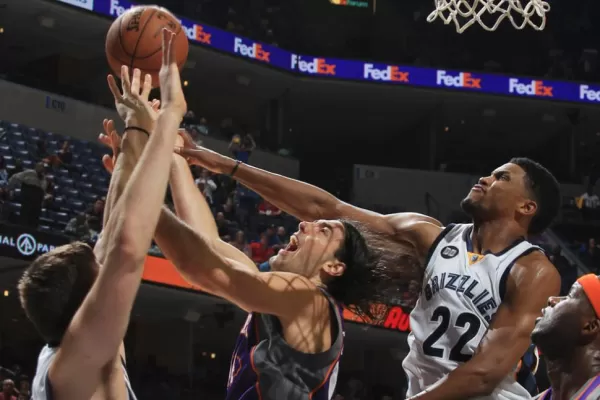 El esfuerzo de Kobe Bryant no alcanzó