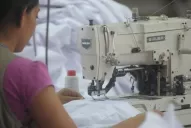 Entre la gran fábrica y el pequeño emprendedor