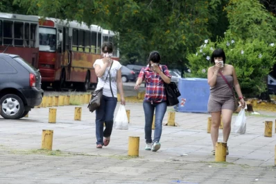 Una nube tóxica que se esparció en Puerto Madero obligó a los porteños a usar barbijos