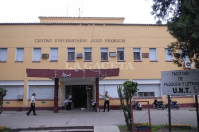 Alumnos de Filosofía denunciaron a la decana de frenar la implementación de una nueva carrera