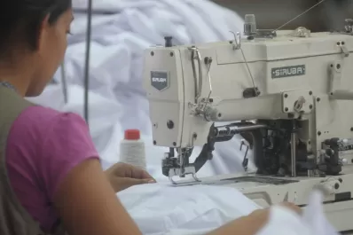 Entre la gran fábrica y el pequeño emprendedor