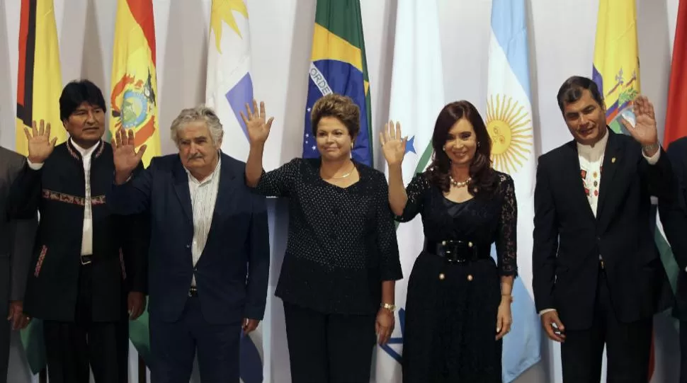 PRESIDENTES. Los mandatarios del Mercosur posaron para la foto de familia. REUTERS
