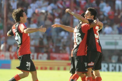 Newell's terminó el año con una sonrisa y Argentinos, preocupado por el promedio