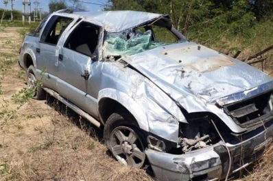 Un tucumano volcó con su camioneta en Salta