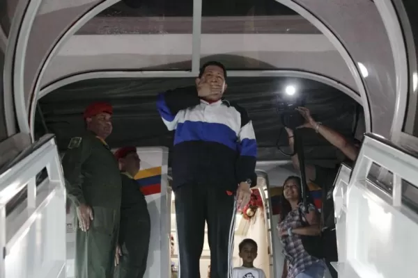 Hugo Chávez ya está en Cuba para su cuarta operación por cáncer