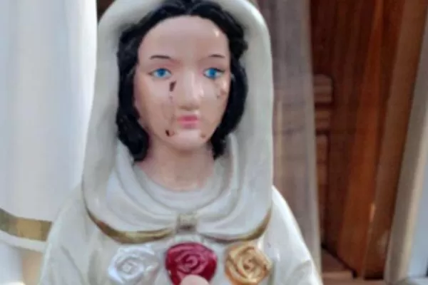 Afirman que otra Virgen llora sangre en Santa Fe