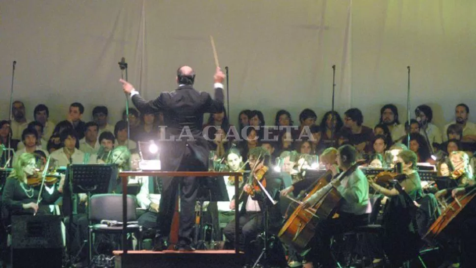 UN ESPECTACULO PARA TODOS. La edición 2011 del Megaconcierto se realizó en Concepción. ARCHIVO LA GACETA