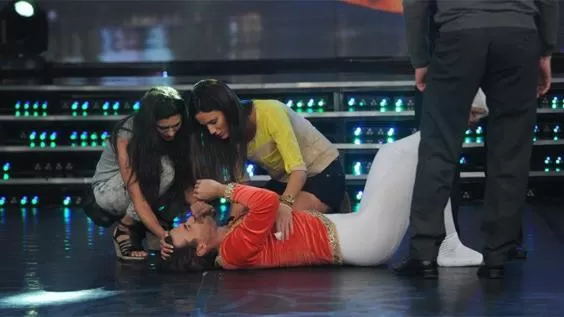 DOLORIDO. Pedro Alfonso, luego de doblarse el tobillo. FOTO TOMADA DE ELTRECE.COM.AR