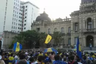 Los seguidores de Boca festejan el día del hincha
