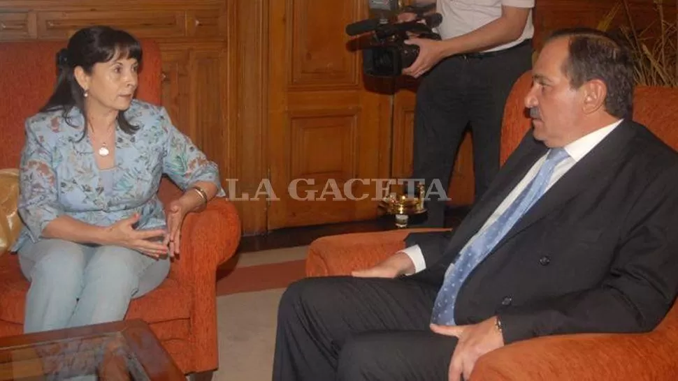 ENCUENTRO. Alperovich recibió a Trimarco en Casa de Gobierno. ARCHIVO LA GACETA